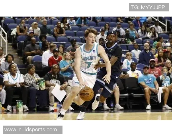 黄蜂主帅称克尼佩尔每天追求进步将在球队中发挥关键作用