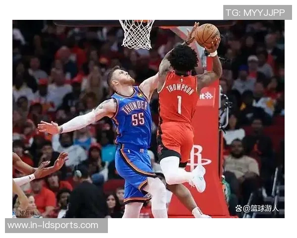 戴维斯攻防两端表现出色15投9中砍下26分12篮板5封盖压制火箭队