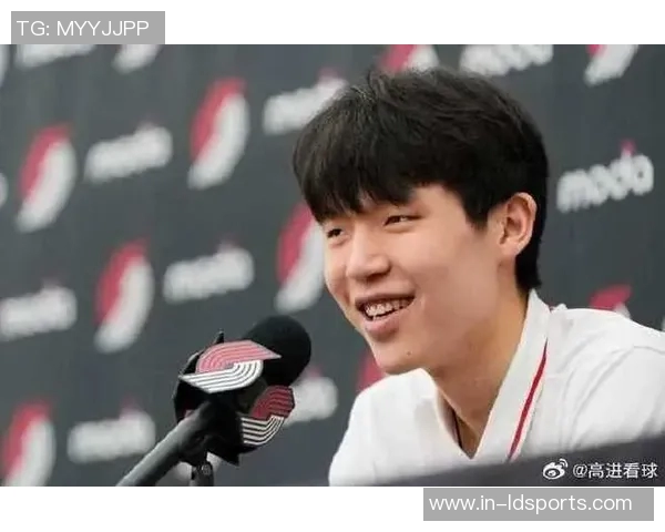 开拓者媒体人杨瀚森直言球队前景堪忧克罗宁的眼光令人失望